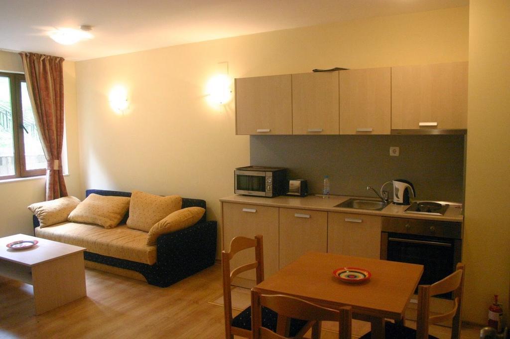 The Castle Complex - Apartment 401 ปอมโปโรโว ห้อง รูปภาพ