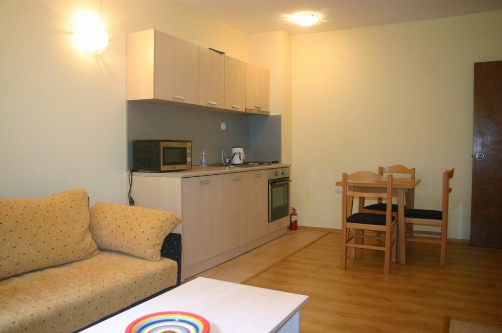 The Castle Complex - Apartment 401 ปอมโปโรโว ห้อง รูปภาพ