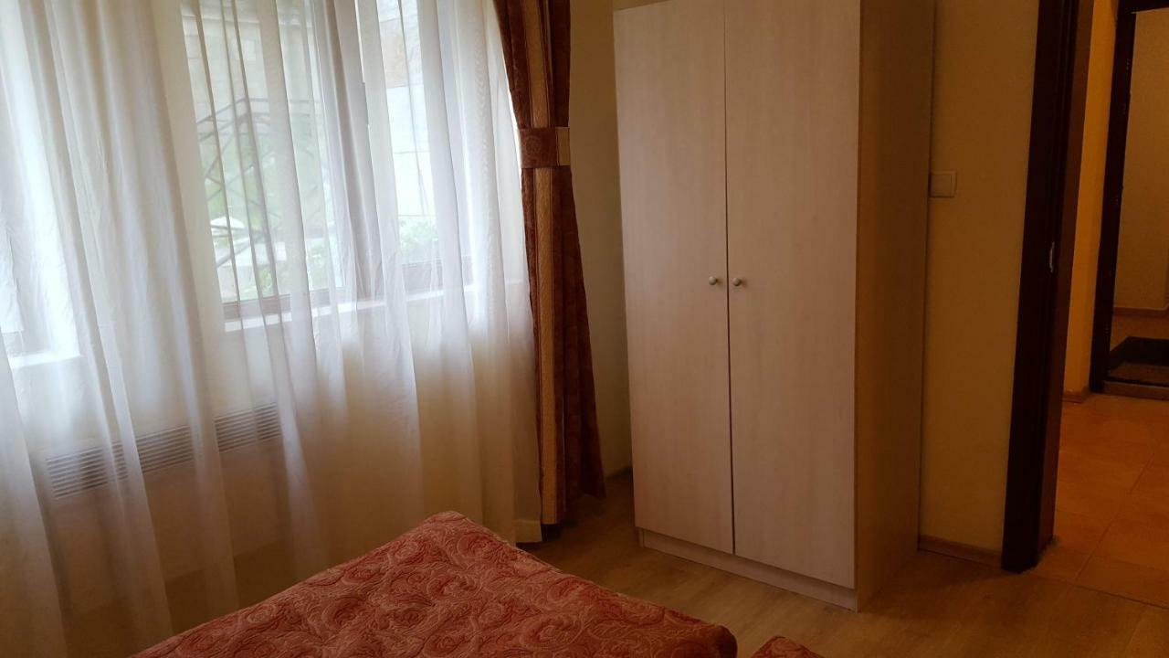 The Castle Complex - Apartment 401 ปอมโปโรโว ภายนอก รูปภาพ
